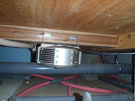 床下換気扇の交換工事